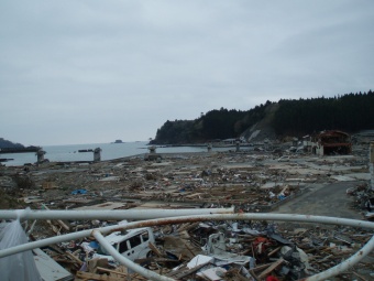 東日本大震災2か月後の南三陸町伊里前湾沿岸